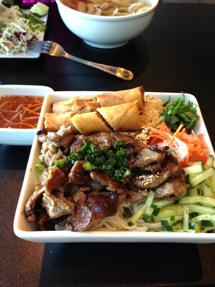 Vermicelli with Pork and Egg Roll
